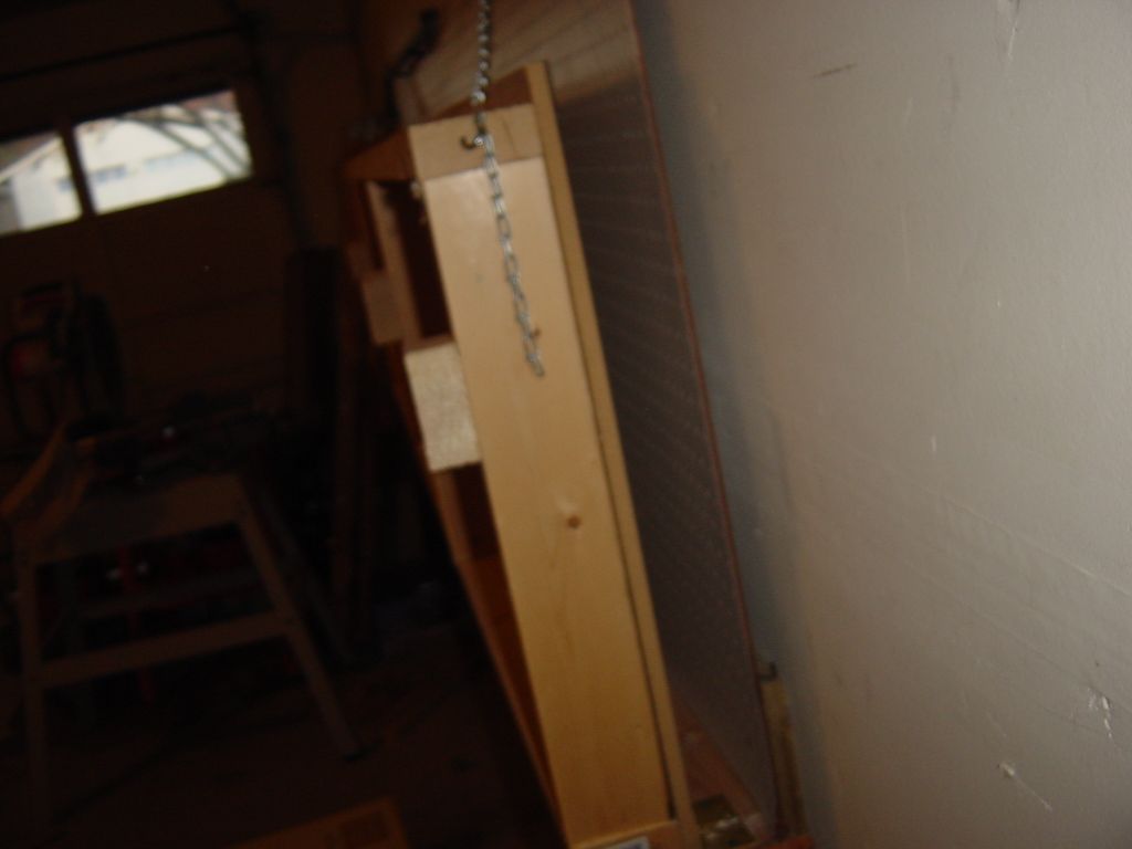 
The side workbench, side view. 

