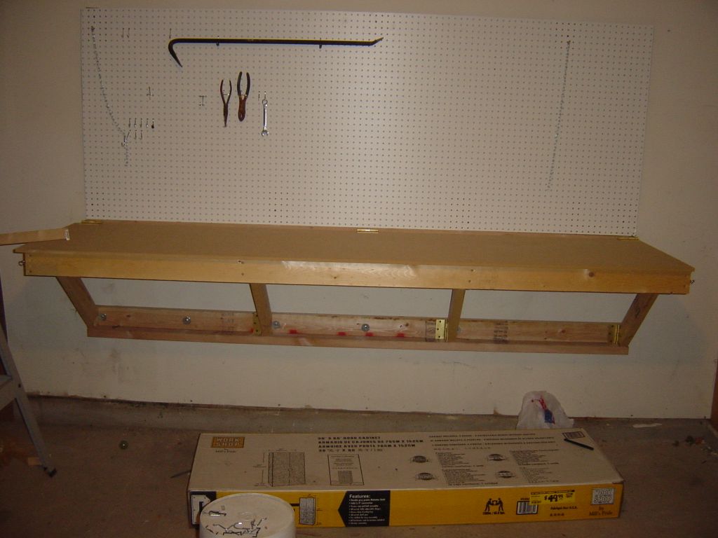 
Side workbench in the down position
