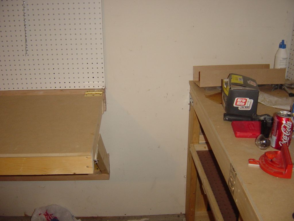 
Side workbench and back workbench
