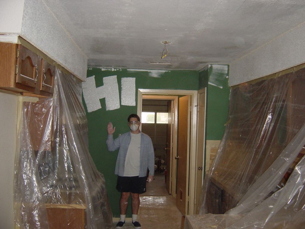 
Adam priming he kitchen
