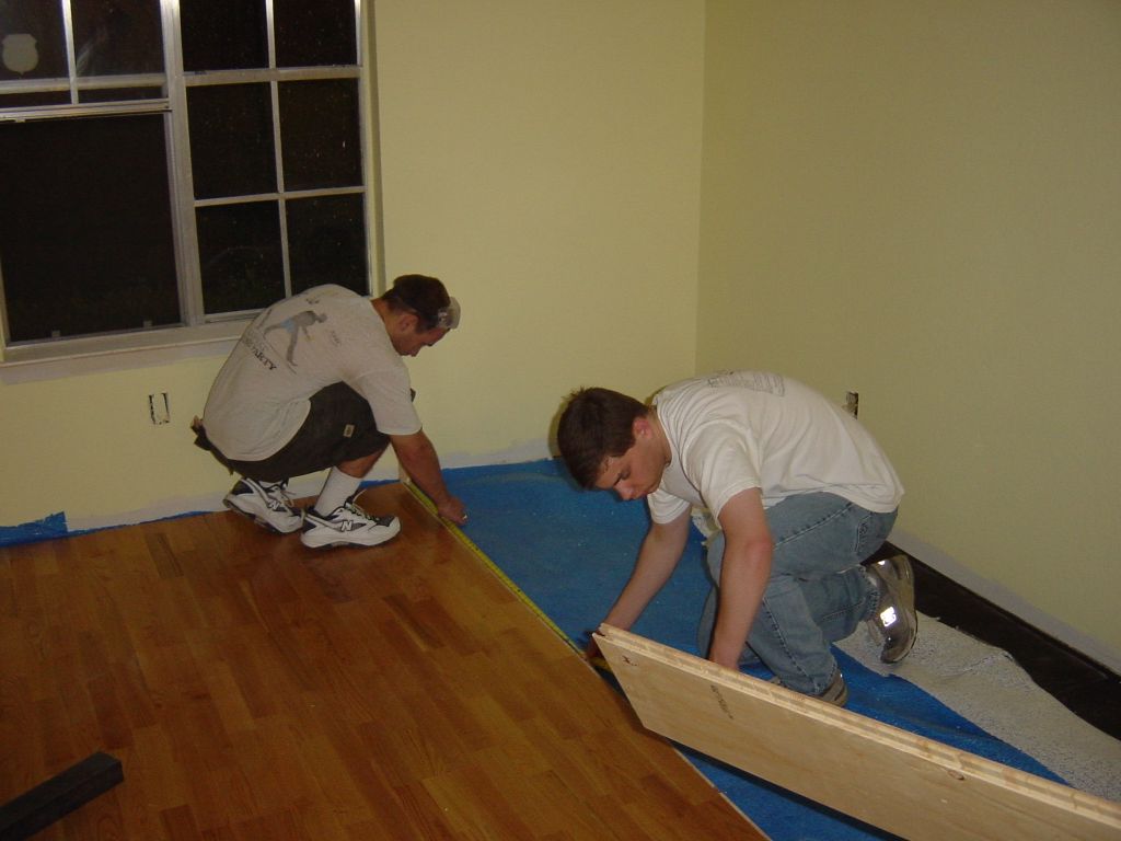 
Measuring for the next row.
