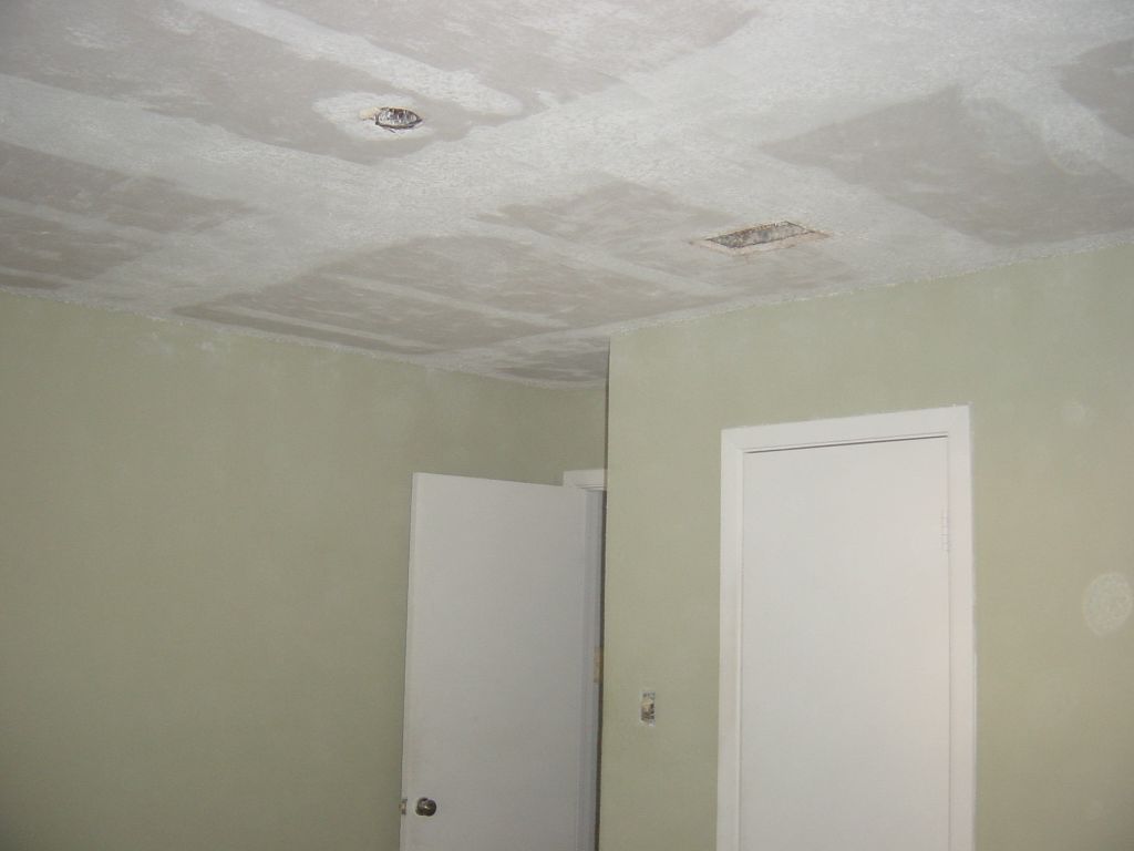 
Ceiling scraped in the front bedroom, looking the other way
