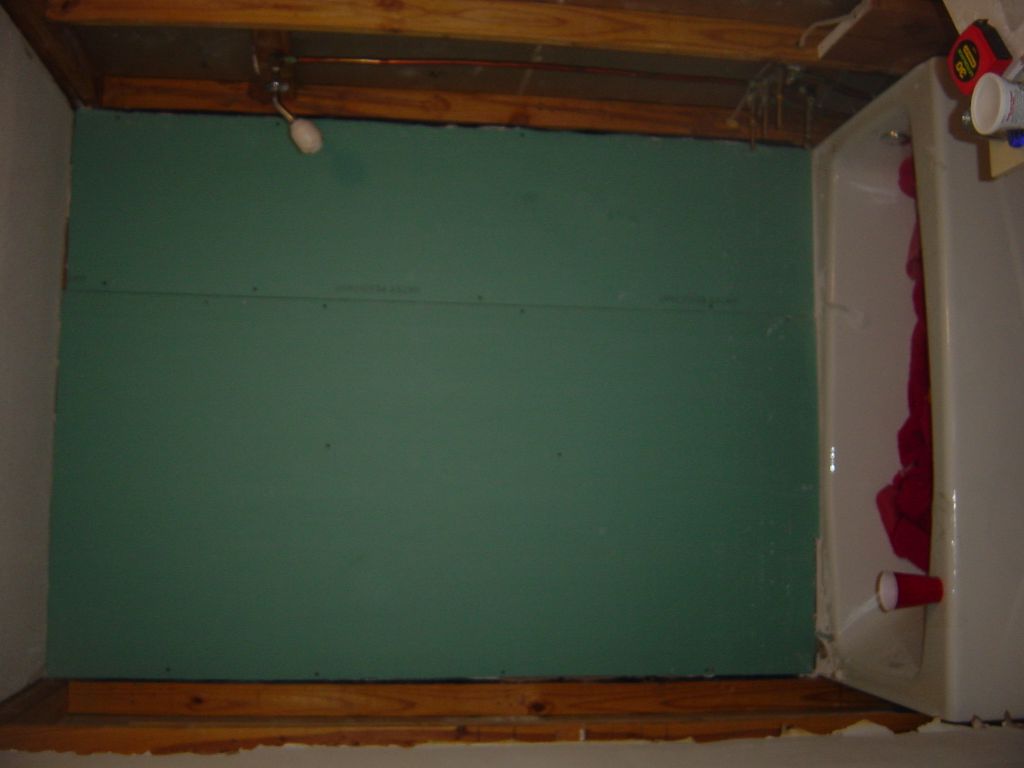 
A picture that includes the bathtub
