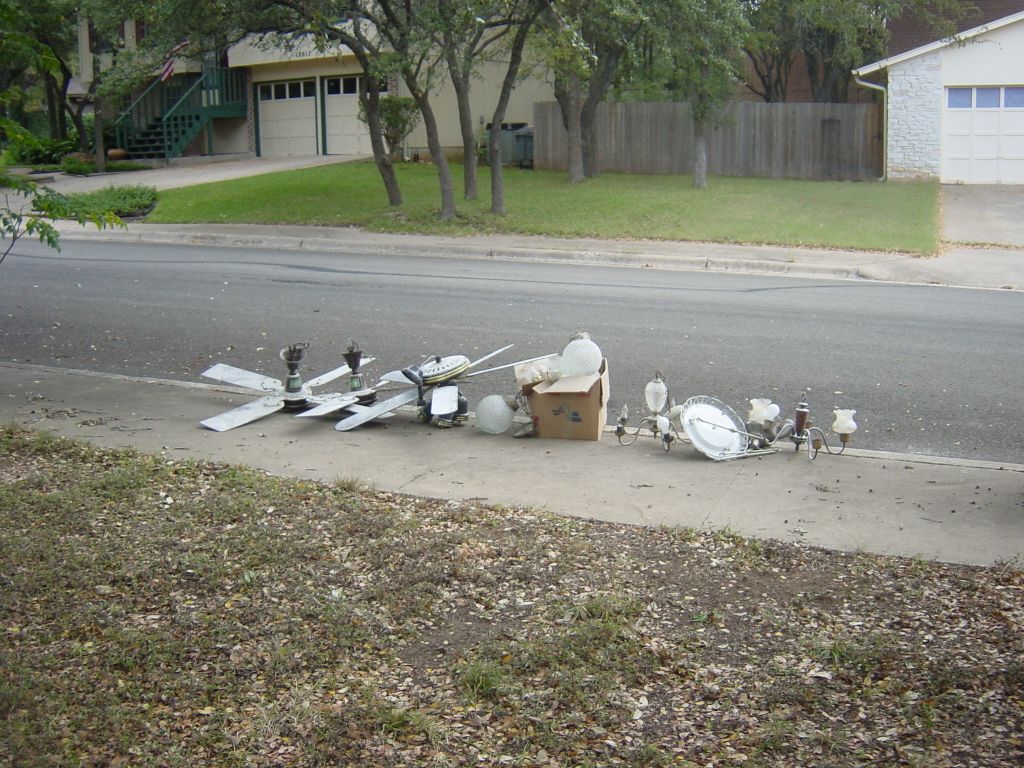 
Some of the old fixtures, finally being thrown away.

I hated these things.

Actually, I kept the ugliest one (<a href=